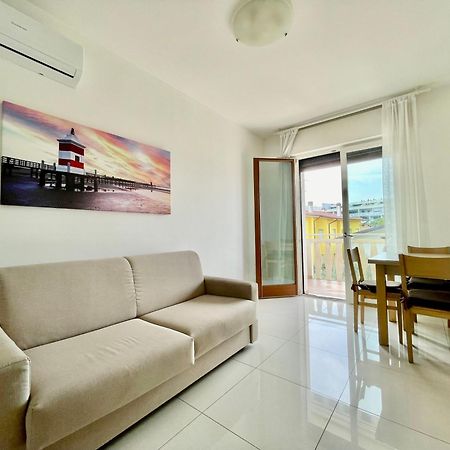 Appartamento Al Faro I Terracerelax&Parking Lignano Sabbiadoro Exterior photo